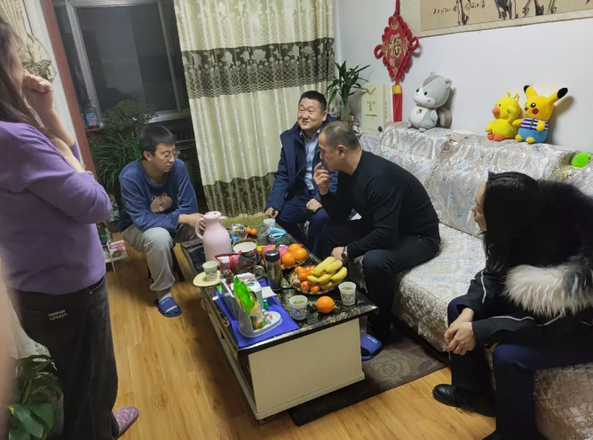 爱体育官方端网站登录入口-爱体育aitiyu(中国)
产业开发板块深入开展员工家访活动(图2)