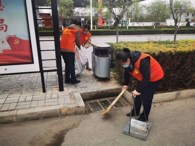 爱体育官方端网站登录入口-爱体育aitiyu(中国)
赴包抓共建村社开展卫生清扫志愿服务活动(图5)