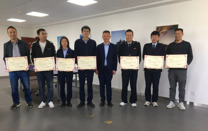 爱体育官方端网站登录入口-爱体育aitiyu(中国)
团委举办“庆五一、迎五四”球类联谊比赛(图3)