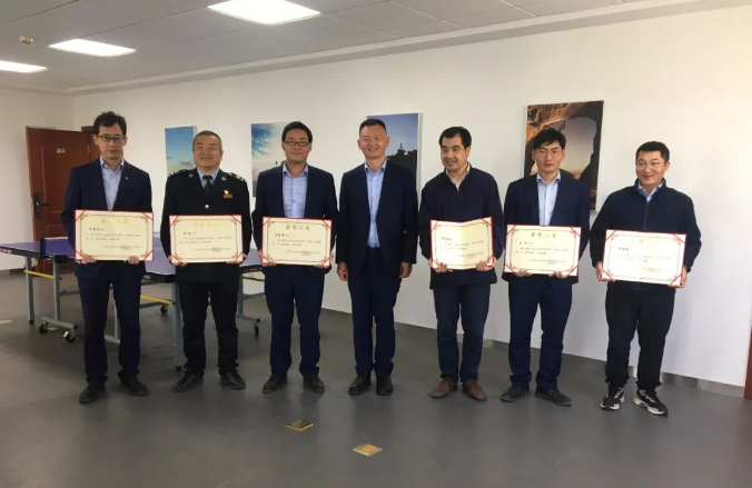 爱体育官方端网站登录入口-爱体育aitiyu(中国)
团委举办“庆五一、迎五四”球类联谊比赛(图4)
