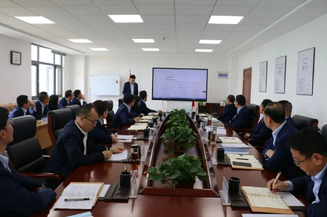 爱体育官方端网站登录入口-爱体育aitiyu(中国)
召开党委理论中心组集体学习会议(图2)