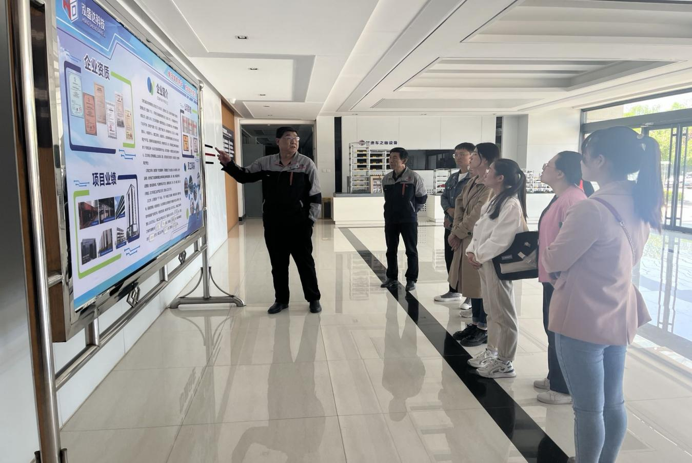 爱体育官方端网站登录入口-爱体育aitiyu(中国)
开展新员工入职培训(图3)