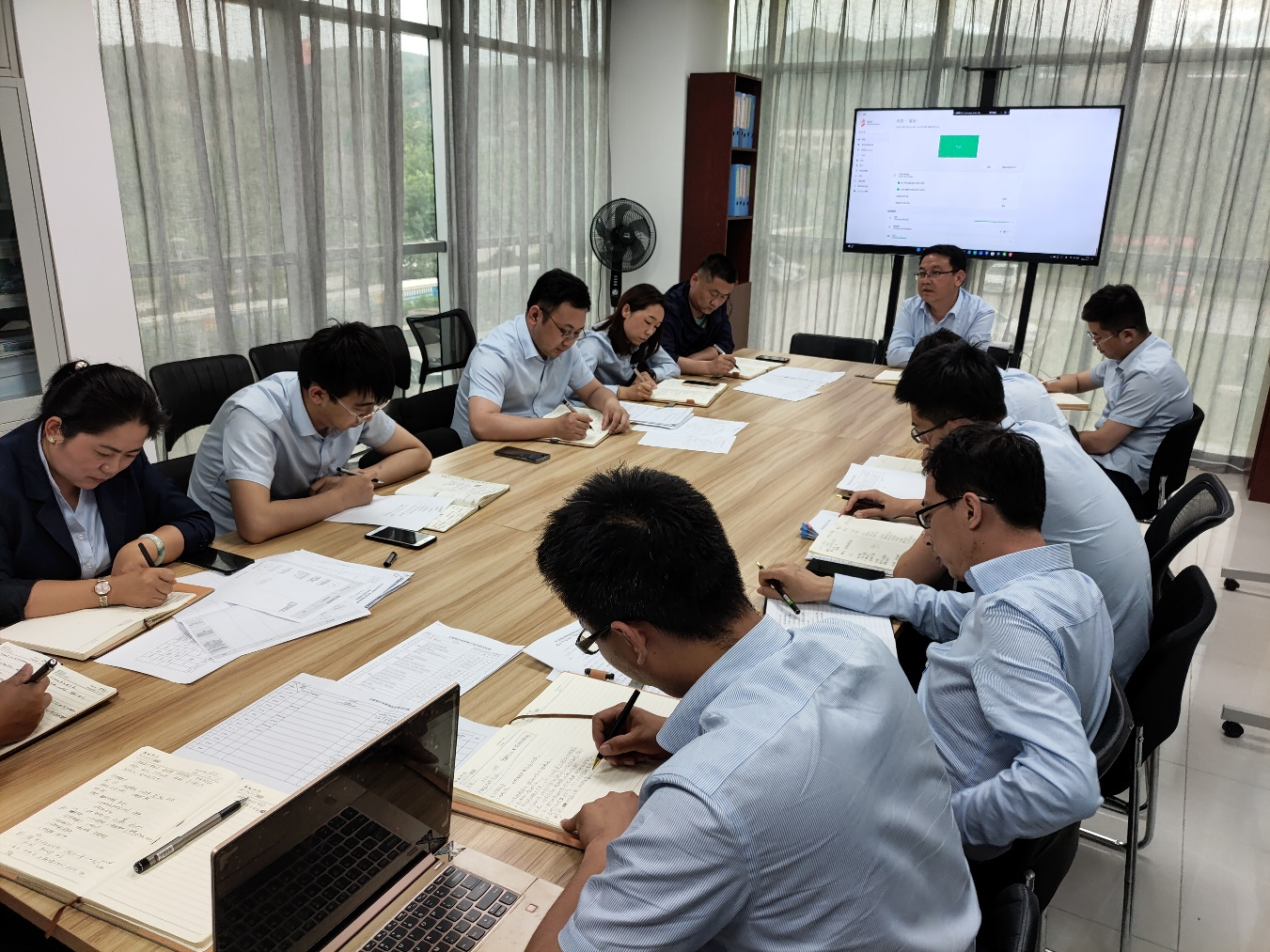 爱体育官方端网站登录入口-爱体育aitiyu(中国)
平煤机公司开展作风集中整顿月活动第二期工作总结(图1)