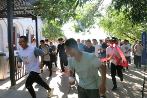 助力文旅市场 展示产投风采——爱体育官方端网站登录入口-爱体育aitiyu(中国)
组织开展员工登山比赛活动(图2)