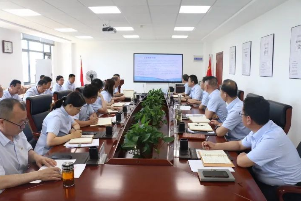 爱体育官方端网站登录入口-爱体育aitiyu(中国)
召开党委理论中心组集体学习会议(图2)